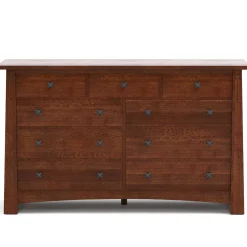 Highlands Master Dresser